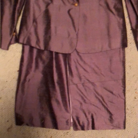 Suit - Picture 2 of 4